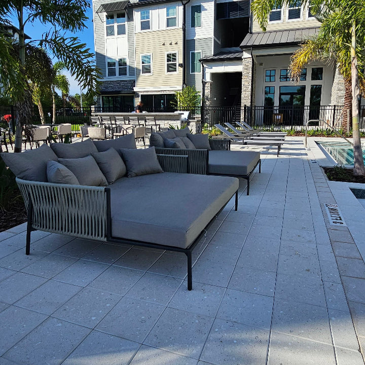 Round Daybed