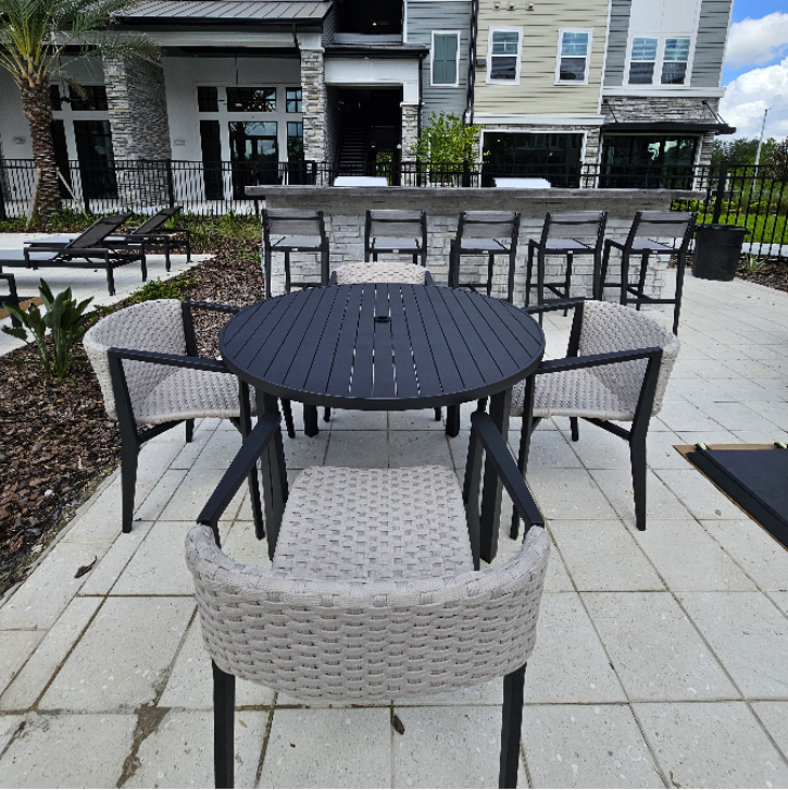 Round Dining Table 36" w UMB Hole